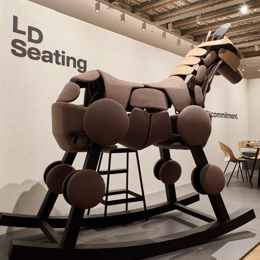 Rocking Horse_Mobile_1